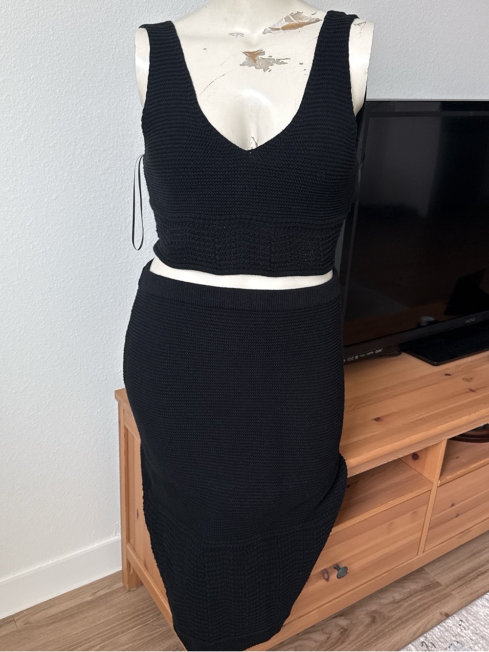 House of Harlow 1960 Black Knit Midi Skirt Set